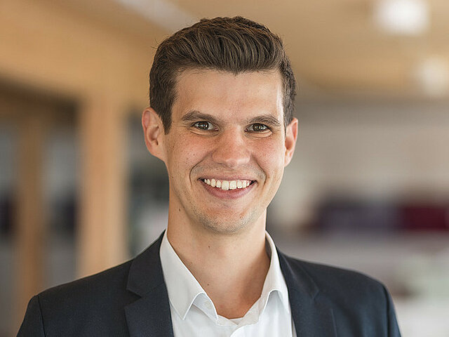 Daniel Fromme lächelt in die Kamera