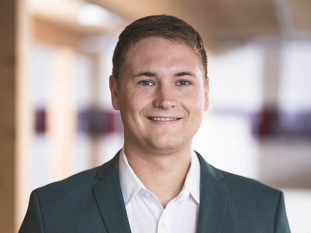 Lorenz Heinen lächelt in die Kamera
